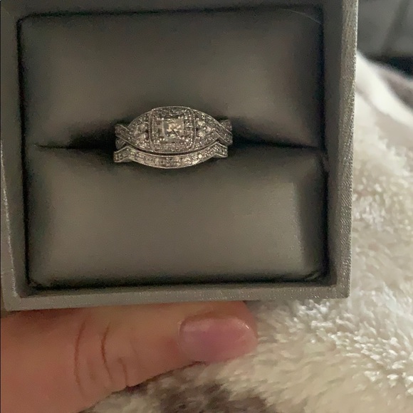 Wedding/Engagement Ring - Picture 2 of 5